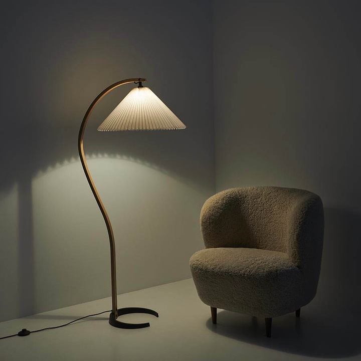 Produktbild Gubi Timberline Stehleuchte White/Oak/Birch (E27)