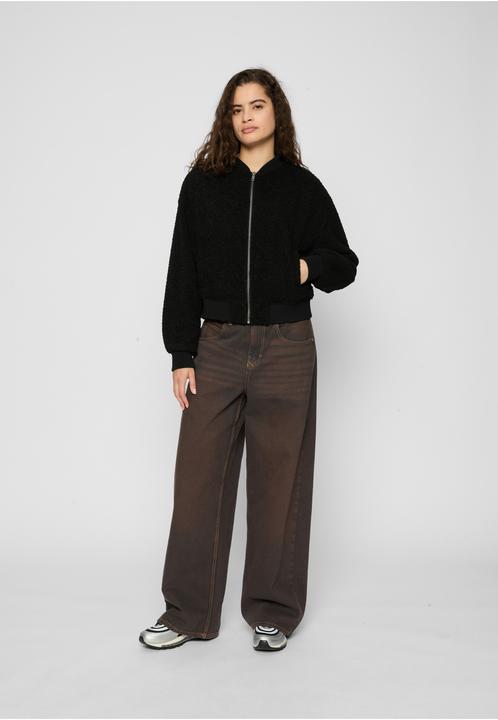 Produktbild Urban Classics Ladies Oversized Sherpa Bomber Jacket (4XL)