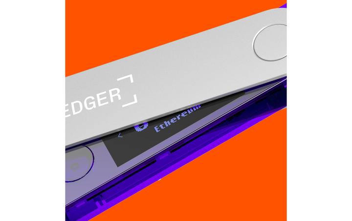 Produktbild Ledger Nano X - Violett (Dogecoin, Dash, Bitcoin, Litecoin, Ethereum Classic)
