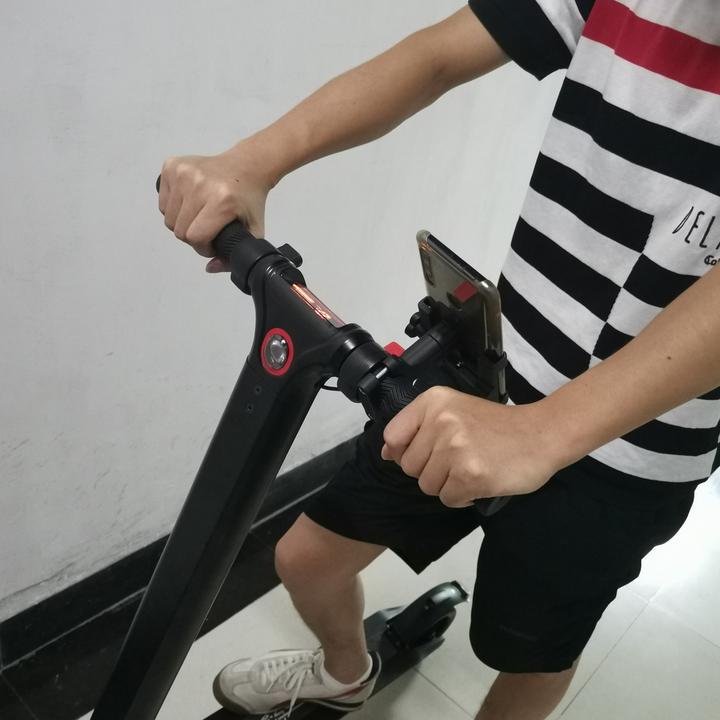 Produktbild PRO-mounts Handyhalterung für E-Step / E-Bike