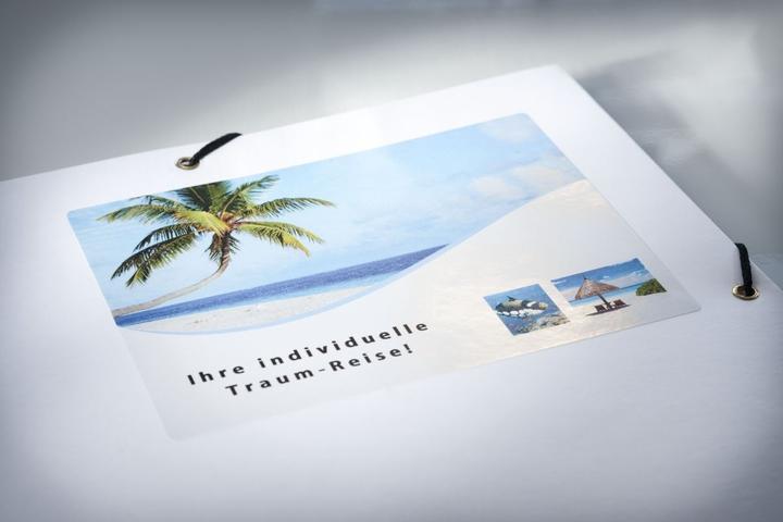 Actual product image Avery Glossy labels