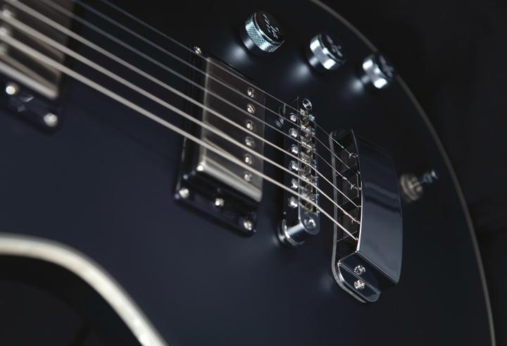 Actual product image Hagstrom Electric Guitar, Ultra Max, Black Satin (Electric guitar, Mahogany, Maple)