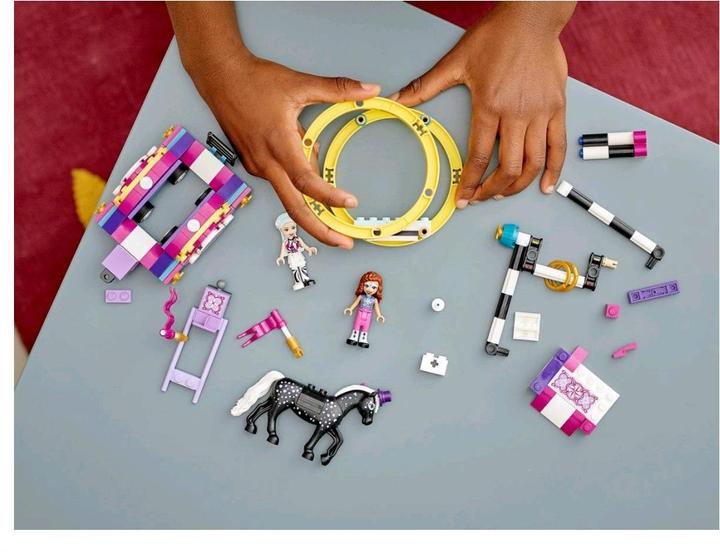 Actual product image LEGO Magic acrobatics show (41686, LEGO Friends)