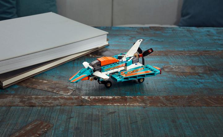Produktbild LEGO Rennflugzeug (42117, LEGO Technic)