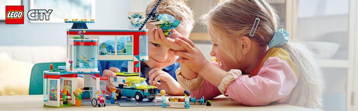 Actual product image LEGO Hospital (60330, LEGO City)