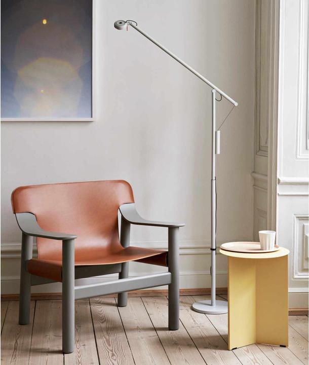 Produktbild HAY Fifty-Fifty Stehleuchte Soft black (360 lm)