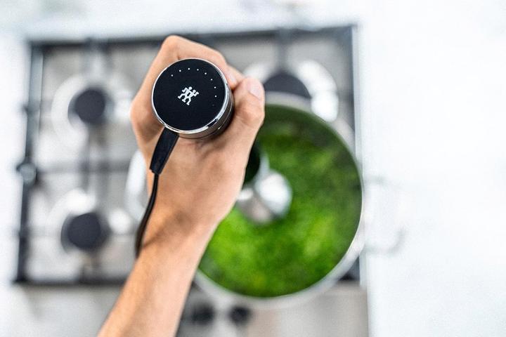 Actual product image Zwilling Enfinigy Hand Blender incl. Cup & Vacuum Lid black