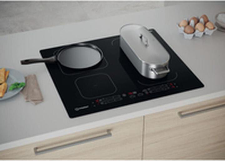 Actual product image Indesit IB 65B60 NE Black Integrated 59 cm Zone Induction Hob 4 Zone(s) (59 cm, Induction hob)