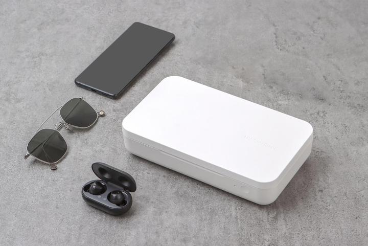 Actual product image Samsung ITFIT UV disinfection box with inductive charging function
