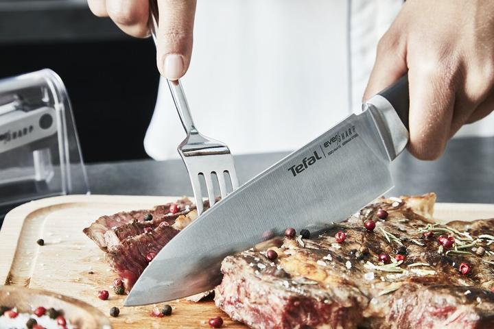 Actual product image Tefal Ever Sharp Chef's Knife with Knife Sharpener Case (16.50 cm)