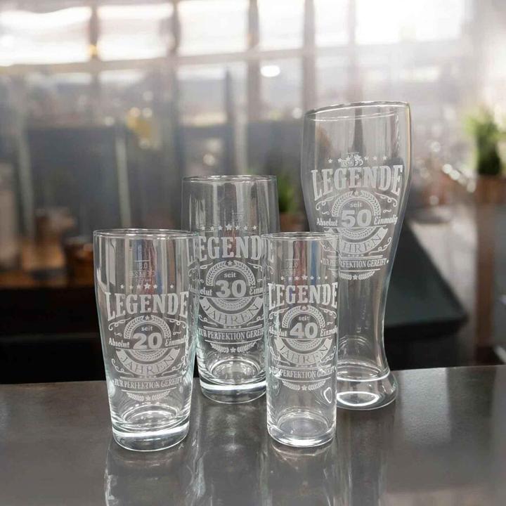 Produktbild Luxentu Legende seit 30 Jahren Willi Becher Bierglas mit Gravur (0.50 l, 1 x)