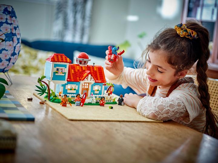Actual product image LEGO The beach house from Lilo and Stitch (43268, LEGO Disney)
