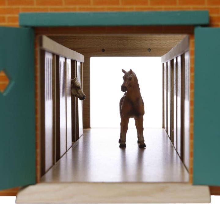 Image du produit Sombo Bois d'écurie Horse avec 9 écuries 1:32