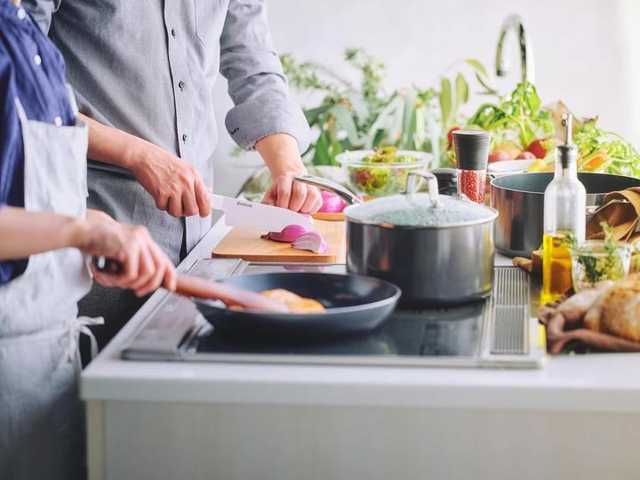 Actual product image Kyocera Ceramic Nonstick Pan with Glass Lid, PFAS-Free, All Heat Sources (Frying pan, Aluminium)