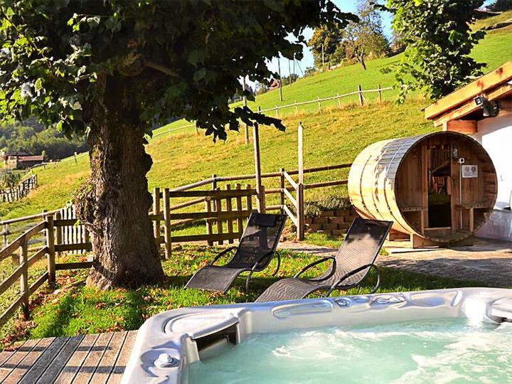 Actual product image Smartbox Ungewöhnliche Übernachtung im Wohnwagen mit privatem Whirlpool für 2 Personen in Waadt (2 Persons)