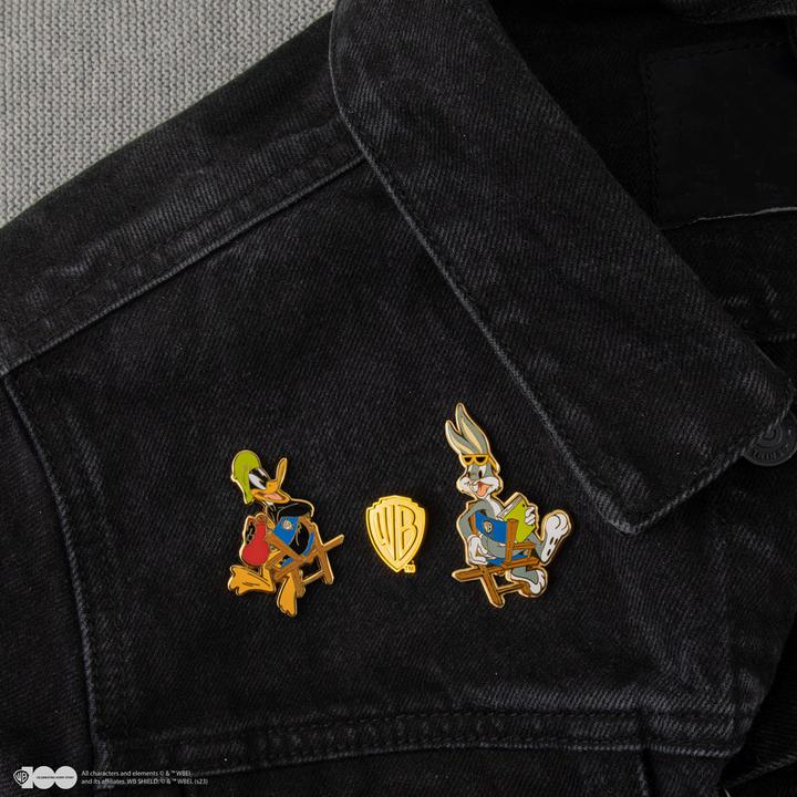 Image du produit Cinereplicas Looney Tunes pack 2 pin's Bugs Bunny et Daffy Duck au studio Warner Bros