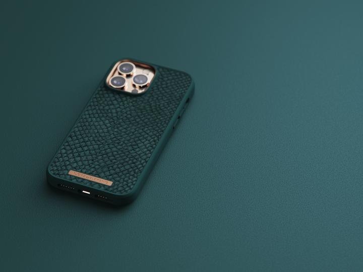 Produktbild Njord Hard-Cover Salm.Leather Magsafe Case green (Apple iPhone 14 Pro Max)