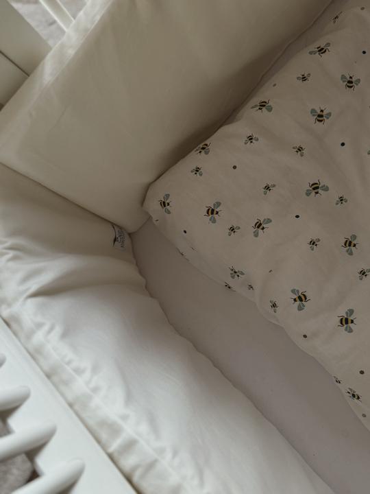 Actual product image Copenhagen Vanilla - Bed Bumper Cot - Milk - 340x30x4 cm