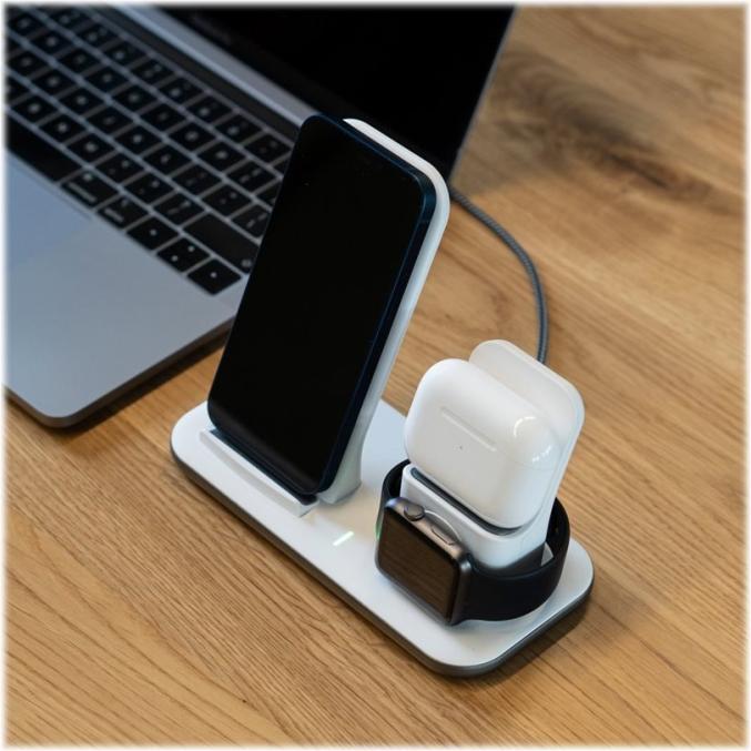 Actual product image Xtorm 3-in-1 Wireless Charging Base (15 W)
