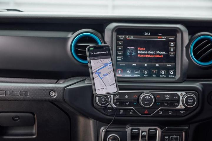 Actual product image Quad Lock Wireless Charging Head for Car / Desk - V2