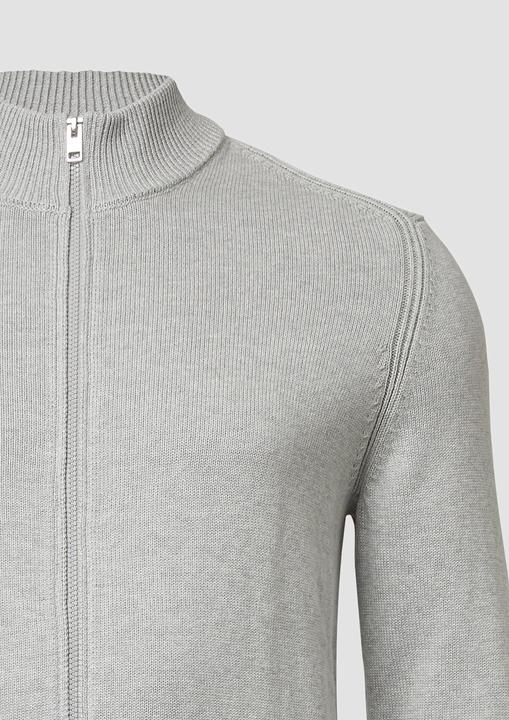Produktbild s.Oliver Strickjacke Baumwoll-Strickjacke mit Stehkragen und Logo-Patch (XXL)