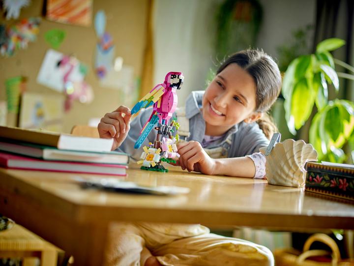 Actual product image LEGO Pappagallo esotico pink (31144, LEGO Creator 3-in-1)