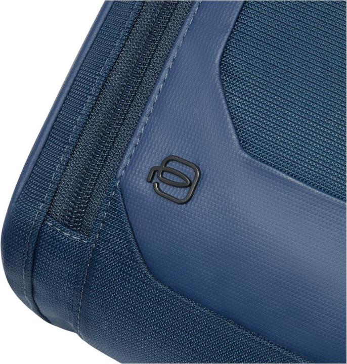 Actual product image Piquadro Umhängetasche aus recyceltem Stoff und Leder