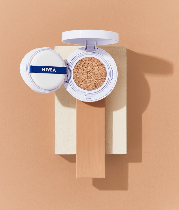 Immagine prodotto NIVEA Hyaluron Cellular Filler 3in1 Care Cushion Light (15 ml)