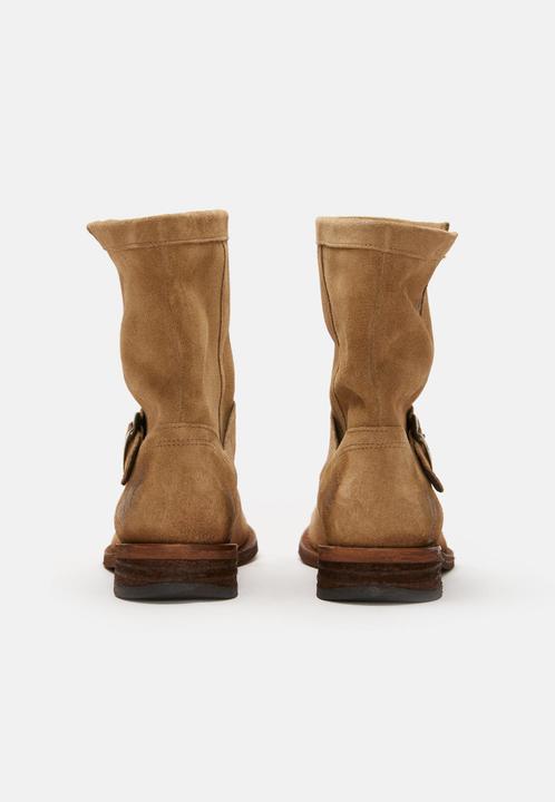 Actual product image Felmini GREDO 7176, the timeless and best-selling biker boot from, is made from soft leather. (42)