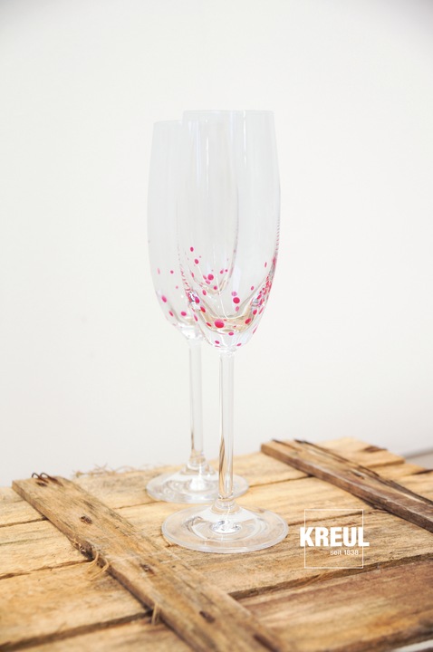 Actual product image Kreul Glass & Porcelain Clear, porcelain and glass paint (Cherry red, 20 ml)