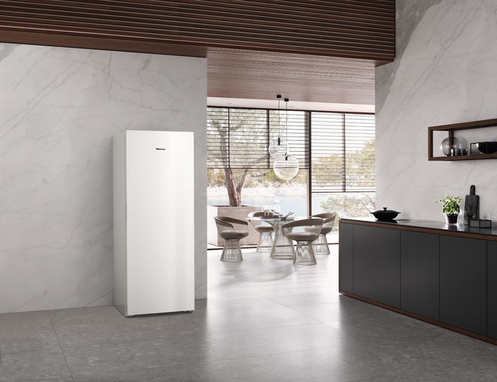 Produktbild Miele FN 4879 C ws (Freistehend, 363 l)