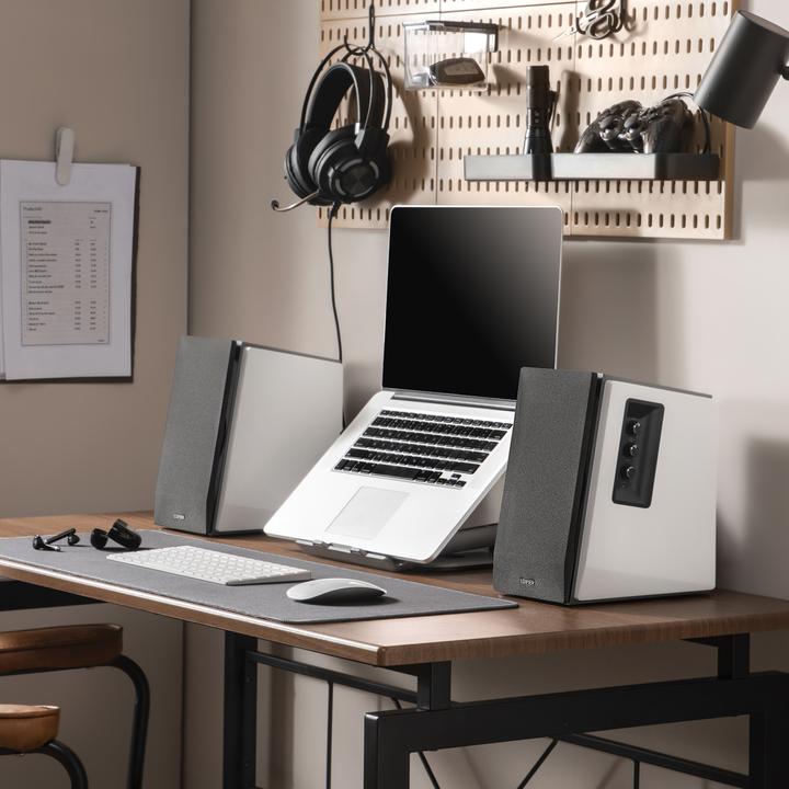Actual product image Edifier Studio R1700BT 2.0