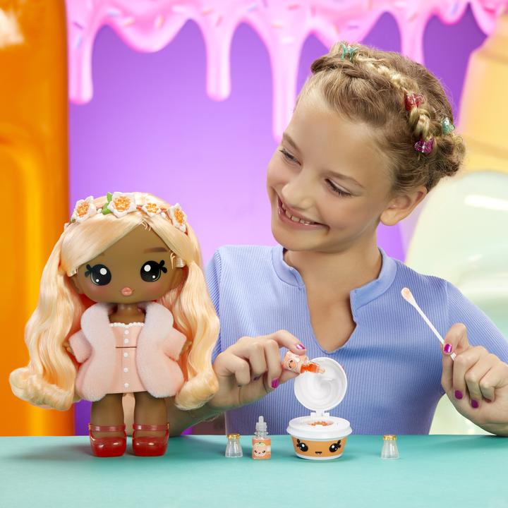 Immagine prodotto MGA Bambola grande Yummiland + lucidalabbra animale - Piper Peach