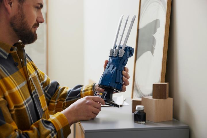 Actual product image LEGO Marvel Super Heroes Wolverine's Adamantium Claw (76250, LEGO Marvel)