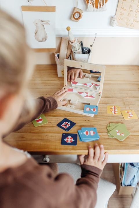 Productafbeelding small foot Symmetriespel met spiegel "Opvoeden (Duits)