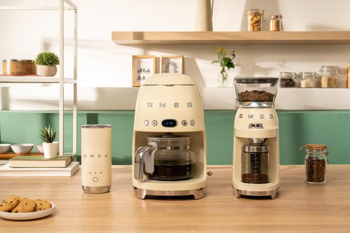 Produktbild Smeg DCF02CREU