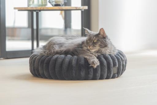 Actual product image Designed by Lotte Katzenbett rund (Cat)