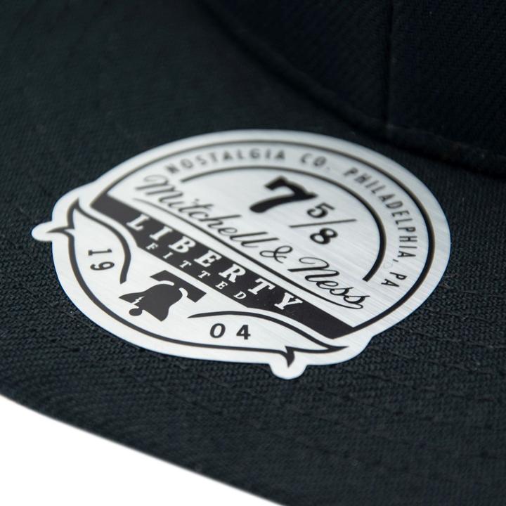 Image du produit Mitchell & Ness Liberty Fitted Cap - BLANK noir