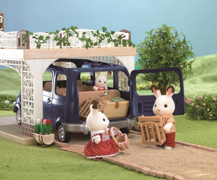 Actual product image Sylvanian Families Seven-seater