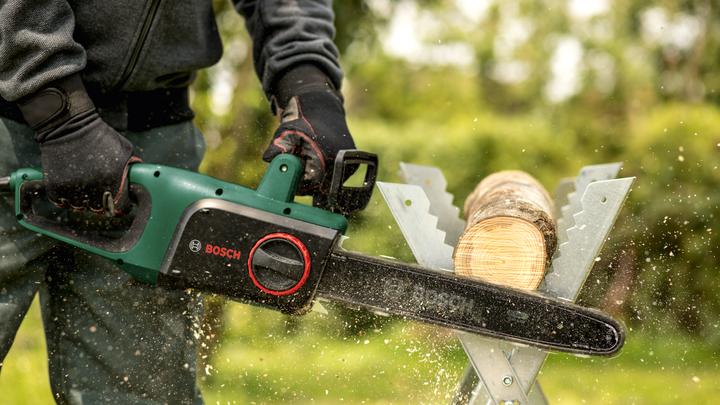 Produktbild Bosch Home & Garden UniversalChain 35 (Elektro Kettensäge)