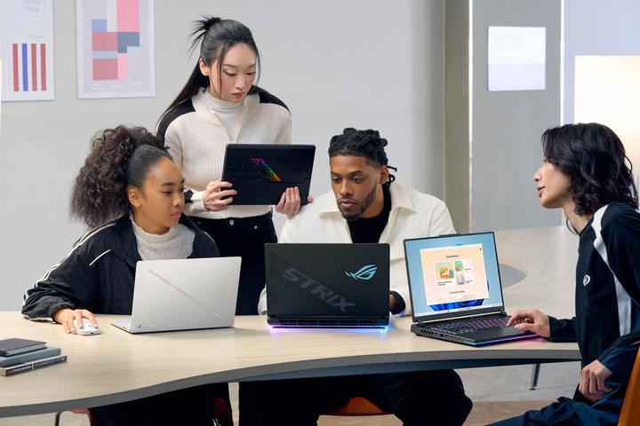 Produktbild ASUS ROG Zephyr G14 (14", 1000 GB, 32 GB, Eng. Int., Marvell ARMADA 370)