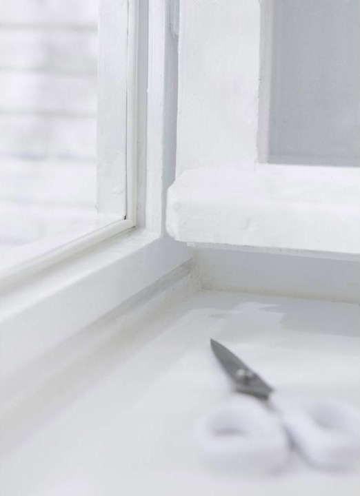 Produktbild tesa tesamoll CLASSIC P-Profil Fensterdichtung, Gummidichtung zum Isolieren