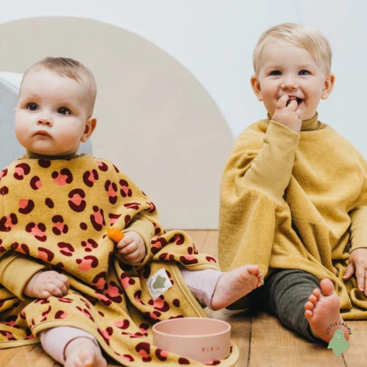 Produktbild Little Casimir Lätzchen mit Ärmeln – wasserdicht, saugfähig & verstellbar, für Babys 6M-4J (6 Monate)