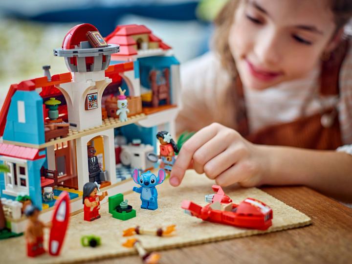 Actual product image LEGO The beach house from Lilo and Stitch (43268, LEGO Disney)