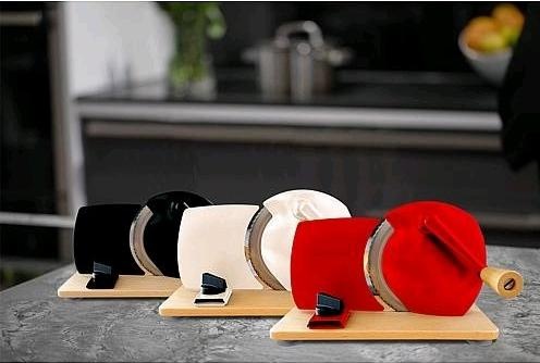 Actual product image Jupiter Hand universal slicer with wooden plate