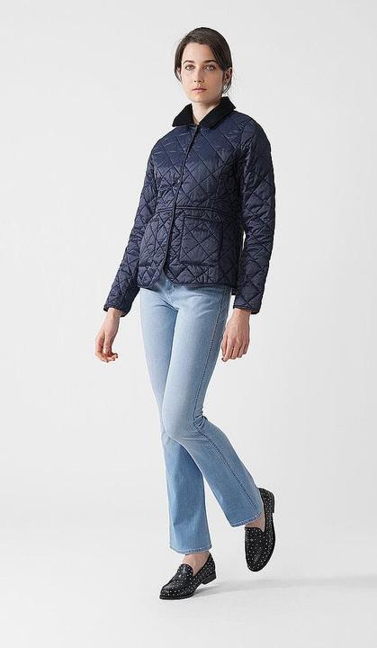 Actual product image Barbour W's Deveron Quilt (42)
