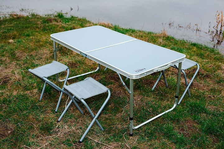 Actual product image Neo A set of camping table and 4 chairs, folded up in a case