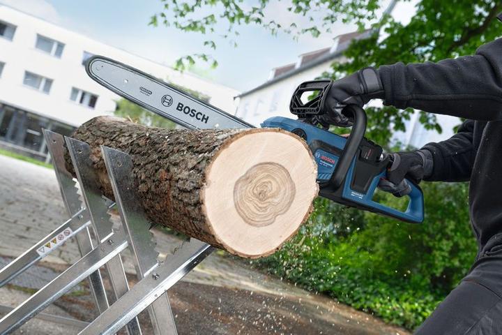 Actual product image Bosch Professional GKE 18V-40 (Battery chain saw)
