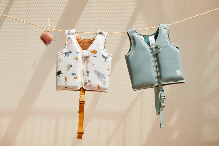 Actual product image Liewood Swimming vest Dove It Comes In Waves Peppermint (15, 16, 17, 18, 19)