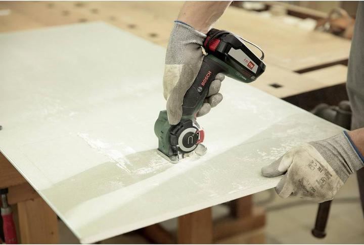 Actual product image Bosch Home & Garden AdvancedCut 18 with battery (Battery chain saw)
